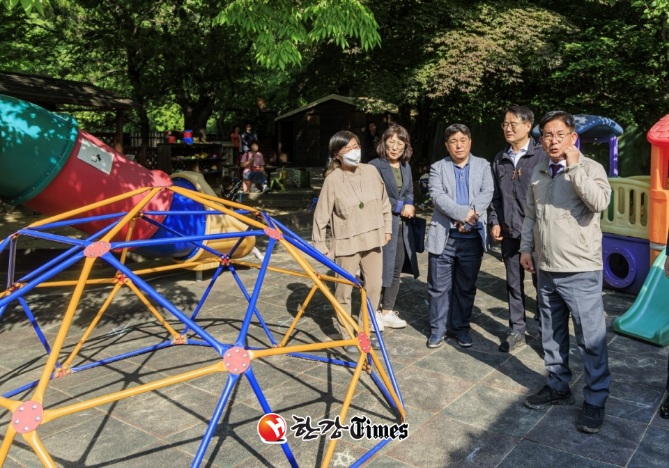 지역의 국공립어린이집 시설점검에 나선 박강수 마포구청장