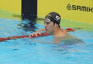 김우민, 박태환 이후 13년만 세계수영 자유형 400m ‘금빛 물살’