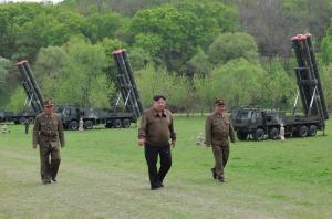 北 김정은, ‘초대형 방사포병’ 핵반격 전술훈련 첫 지도